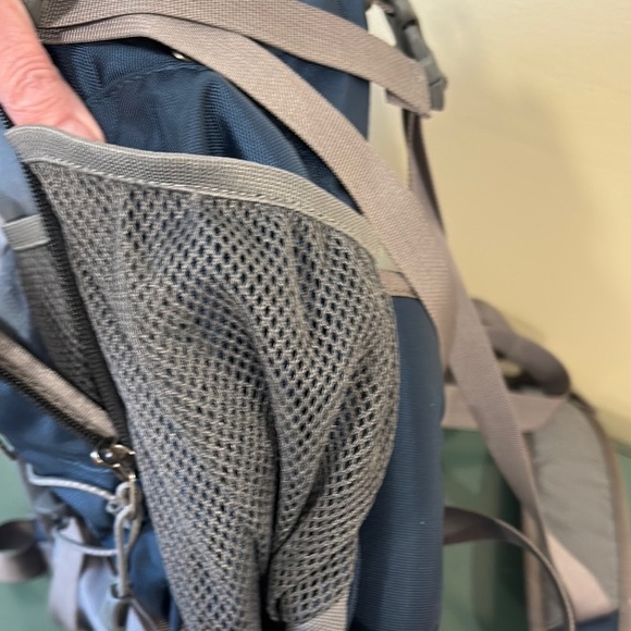EMS Blue & Gray Nylon Skytop Waist/Shoulder Pack. - Picture 8 of 12